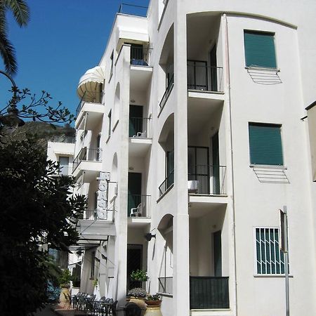 Hotel Al Capo Varigotti Exterior foto